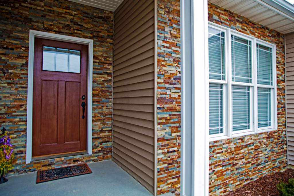 https://www.rivervalleyhomesqc.com/wp-content/uploads/1916_E_60th_Circle_1.jpg