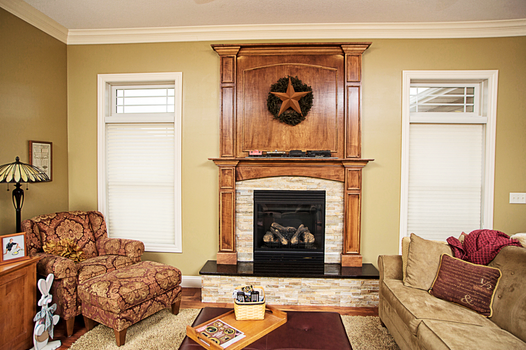 https://www.rivervalleyhomesqc.com/wp-content/uploads/1916_E_60th_Circle_3.jpg