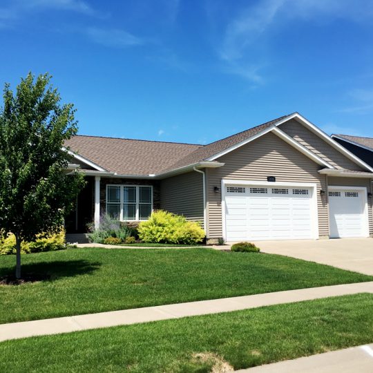 https://www.rivervalleyhomesqc.com/wp-content/uploads/1916_E_60th_Circle_8-540x540.jpg
