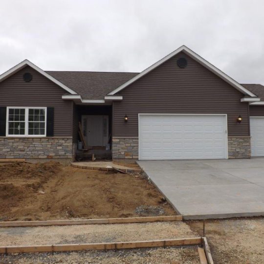 https://www.rivervalleyhomesqc.com/wp-content/uploads/1920_E_60th_Circle_Davenport_0-540x540.jpg