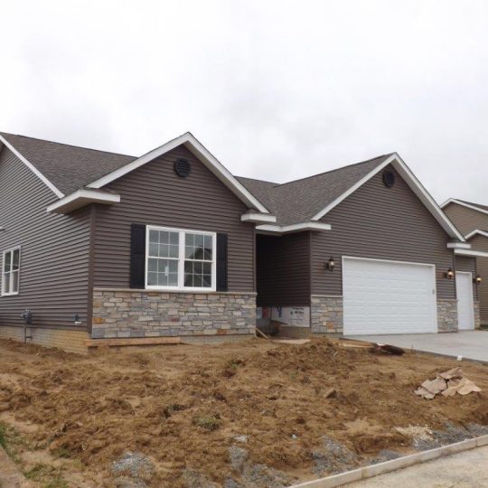 https://www.rivervalleyhomesqc.com/wp-content/uploads/1920_E_60th_Circle_Davenport_1-540x540.jpg
