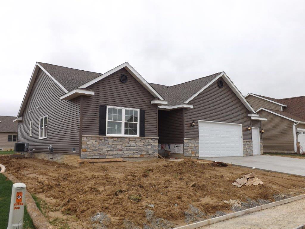 https://www.rivervalleyhomesqc.com/wp-content/uploads/1920_E_60th_Circle_Davenport_1.jpg