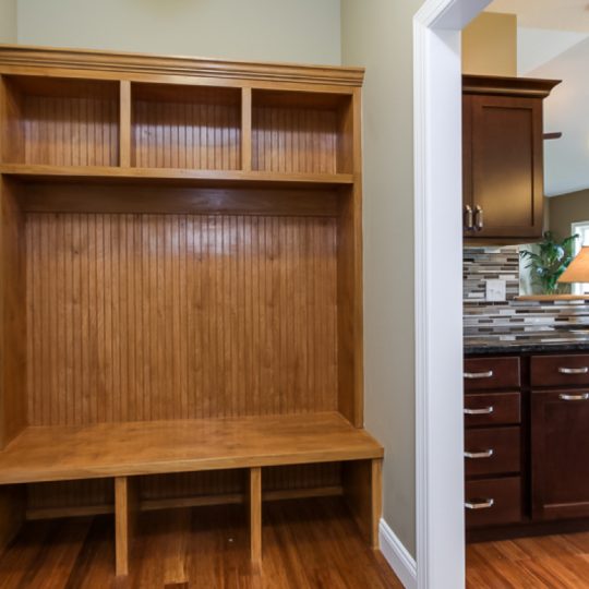 https://www.rivervalleyhomesqc.com/wp-content/uploads/1920_E_60th_Circle_Davenport_13-540x540.jpg
