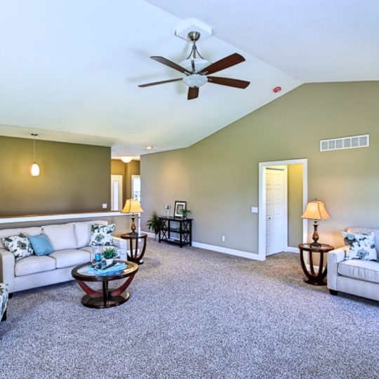 https://www.rivervalleyhomesqc.com/wp-content/uploads/1920_E_60th_Circle_Davenport_16-540x540.jpg
