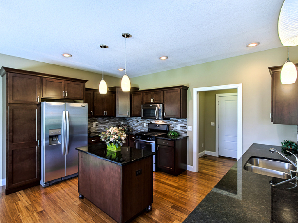 https://www.rivervalleyhomesqc.com/wp-content/uploads/1920_E_60th_Circle_Davenport_18.jpg