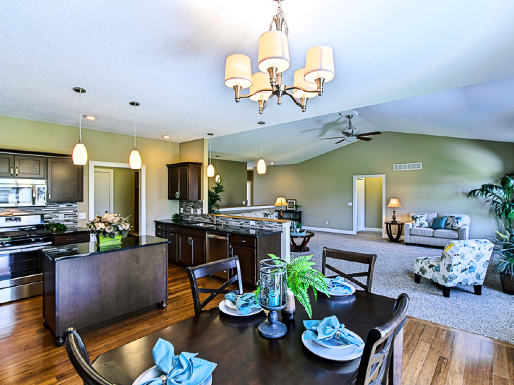 https://www.rivervalleyhomesqc.com/wp-content/uploads/1920_E_60th_Circle_Davenport_19.jpg