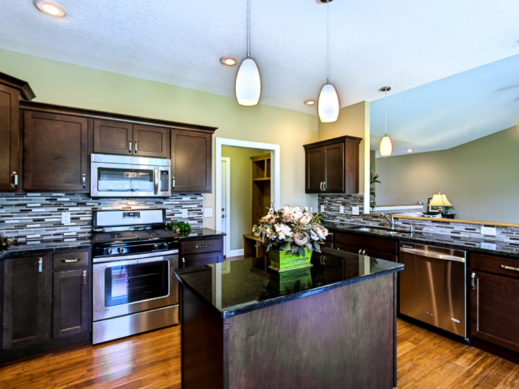 https://www.rivervalleyhomesqc.com/wp-content/uploads/1920_E_60th_Circle_Davenport_21.jpg