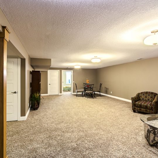 https://www.rivervalleyhomesqc.com/wp-content/uploads/1920_E_60th_Circle_Davenport_27-540x540.jpg