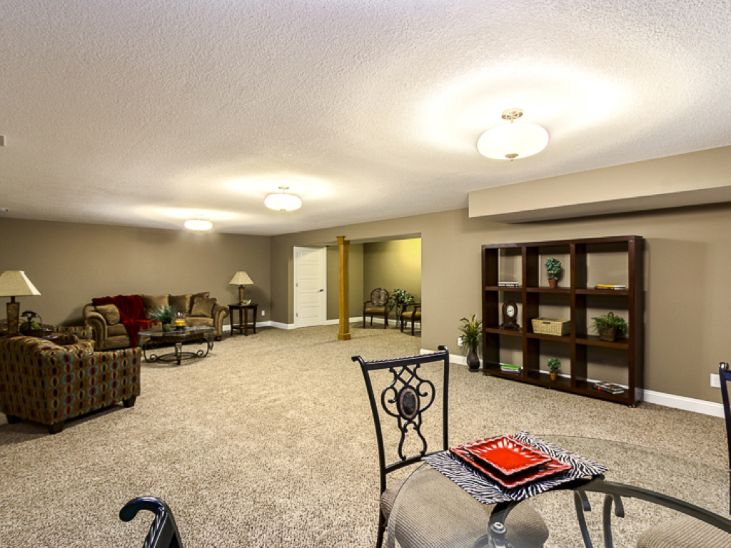 https://www.rivervalleyhomesqc.com/wp-content/uploads/1920_E_60th_Circle_Davenport_28.jpg