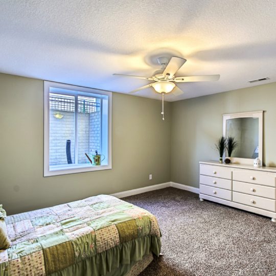 https://www.rivervalleyhomesqc.com/wp-content/uploads/1920_E_60th_Circle_Davenport_29-540x540.jpg
