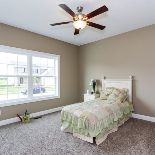 https://www.rivervalleyhomesqc.com/wp-content/uploads/1920_E_60th_Circle_Davenport_38-540x540.jpg
