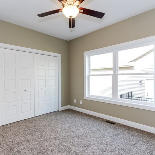 https://www.rivervalleyhomesqc.com/wp-content/uploads/1920_E_60th_Circle_Davenport_39-540x540.jpg