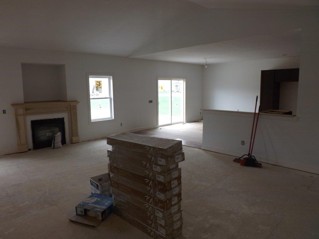 https://www.rivervalleyhomesqc.com/wp-content/uploads/1920_E_60th_Circle_Davenport_4.jpg