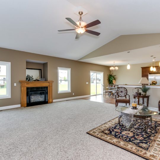 https://www.rivervalleyhomesqc.com/wp-content/uploads/1920_E_60th_Circle_Davenport_6-540x540.jpg