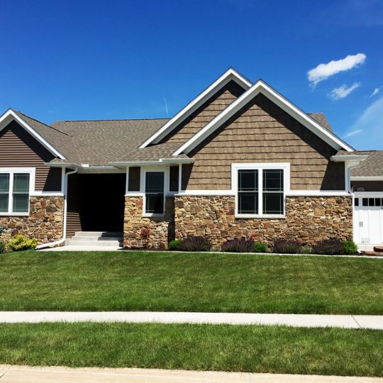 https://www.rivervalleyhomesqc.com/wp-content/uploads/4881_Norfolk_Dr_0-540x540.jpg
