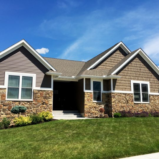 https://www.rivervalleyhomesqc.com/wp-content/uploads/4881_Norfolk_Dr_1-540x540.jpg