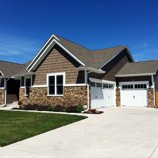 https://www.rivervalleyhomesqc.com/wp-content/uploads/4881_Norfolk_Dr_2-540x540.jpg