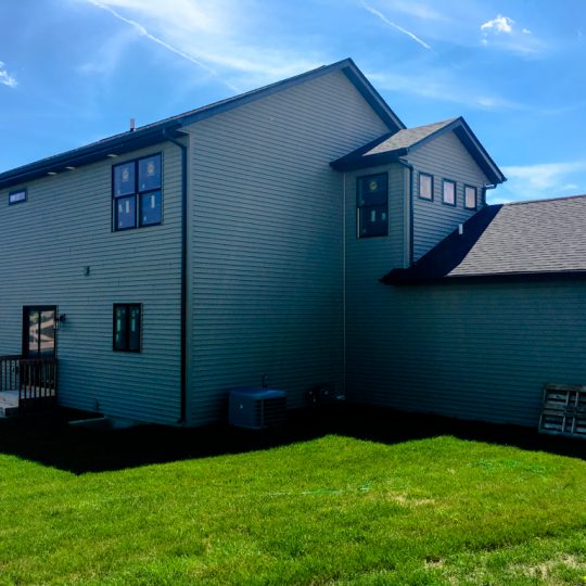 https://www.rivervalleyhomesqc.com/wp-content/uploads/5741_Texas_Dr_3-540x540.jpg