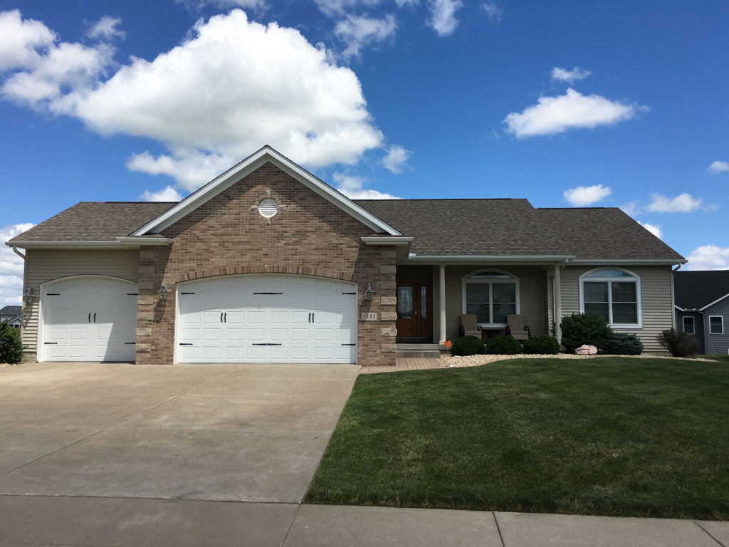 https://www.rivervalleyhomesqc.com/wp-content/uploads/6111_Judson_Circle_0.jpg