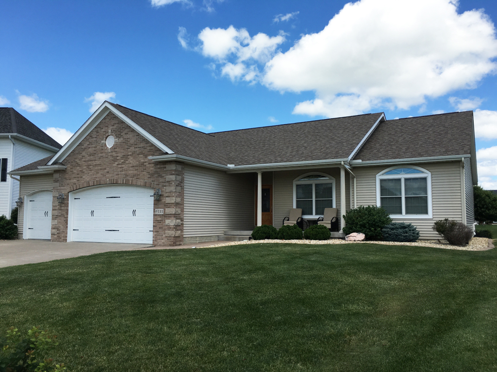 https://www.rivervalleyhomesqc.com/wp-content/uploads/6111_Judson_Circle_2.jpg