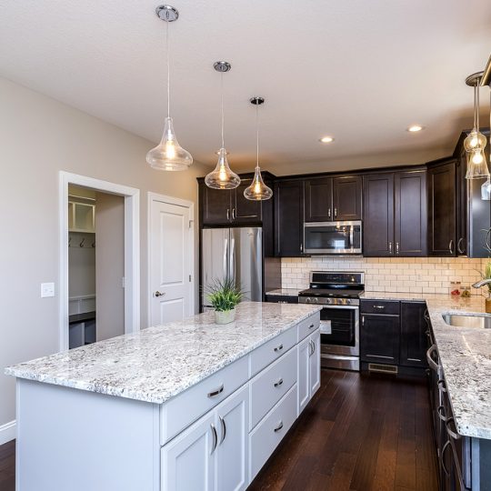 https://www.rivervalleyhomesqc.com/wp-content/uploads/6111_SpringCir_10-540x540.jpg