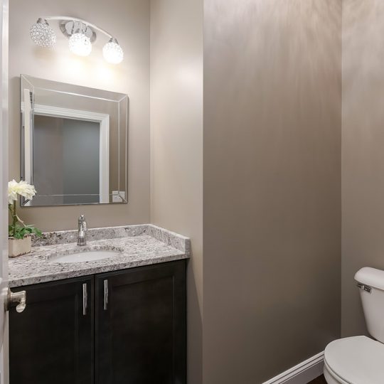 https://www.rivervalleyhomesqc.com/wp-content/uploads/6111_SpringCir_14-540x540.jpg