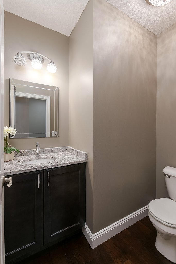 https://www.rivervalleyhomesqc.com/wp-content/uploads/6111_SpringCir_14.jpg