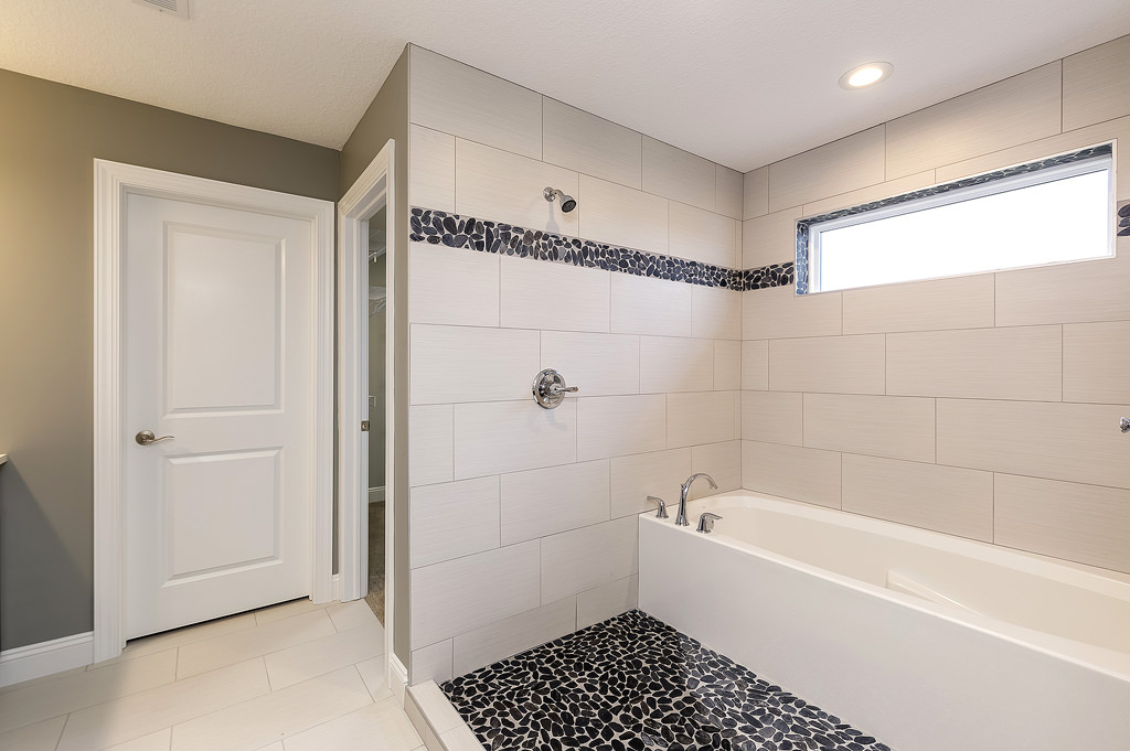 https://www.rivervalleyhomesqc.com/wp-content/uploads/6111_SpringCir_17.jpg