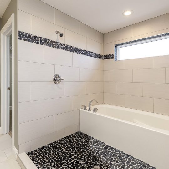 https://www.rivervalleyhomesqc.com/wp-content/uploads/6111_SpringCir_18-540x540.jpg