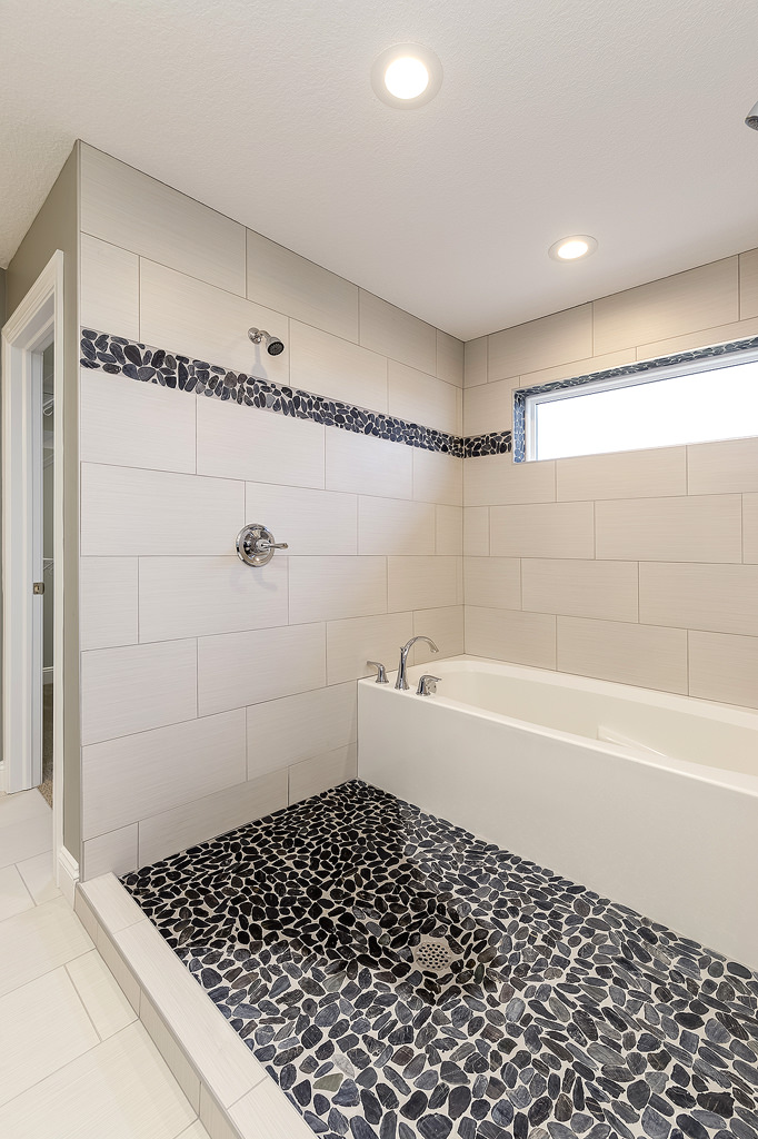 https://www.rivervalleyhomesqc.com/wp-content/uploads/6111_SpringCir_18.jpg