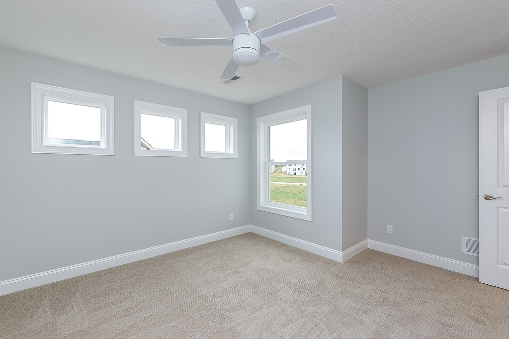 https://www.rivervalleyhomesqc.com/wp-content/uploads/6111_SpringCir_23.jpg