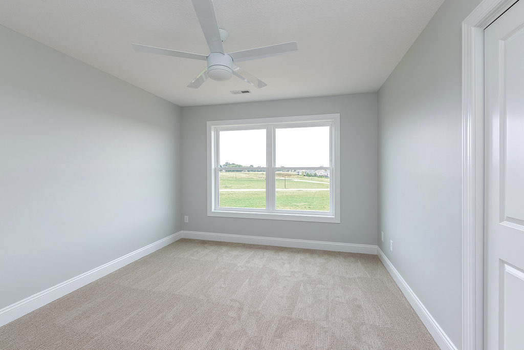 https://www.rivervalleyhomesqc.com/wp-content/uploads/6111_SpringCir_24.jpg