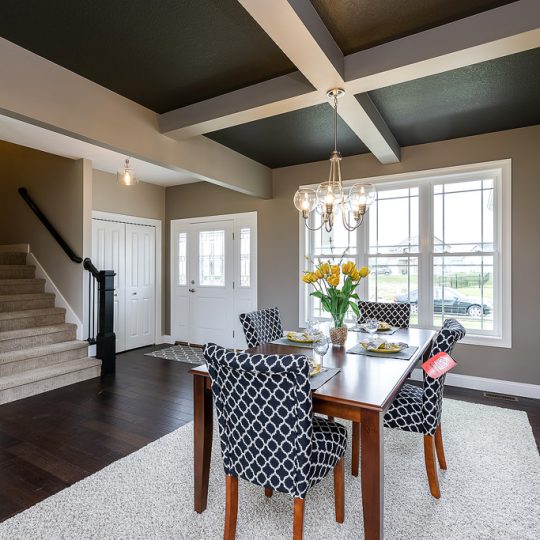 https://www.rivervalleyhomesqc.com/wp-content/uploads/6111_SpringCir_4-540x540.jpg