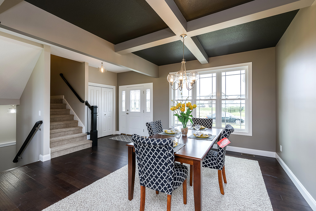 https://www.rivervalleyhomesqc.com/wp-content/uploads/6111_SpringCir_4.jpg