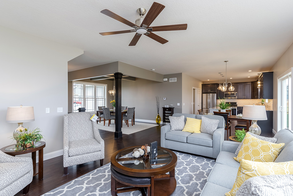 https://www.rivervalleyhomesqc.com/wp-content/uploads/6111_SpringCir_6.jpg