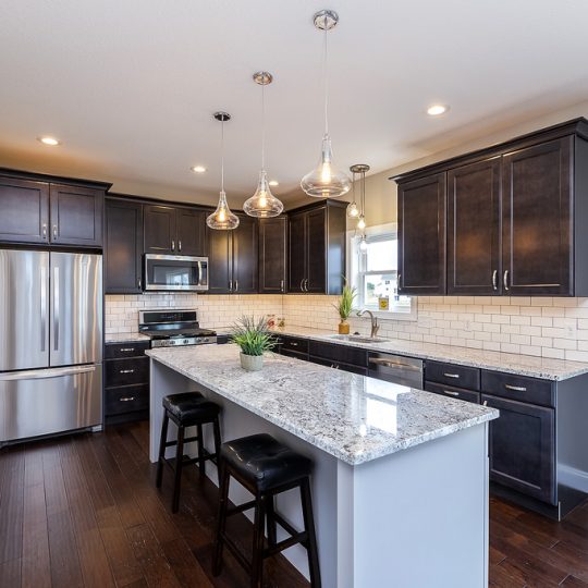 https://www.rivervalleyhomesqc.com/wp-content/uploads/6111_SpringCir_9-540x540.jpg