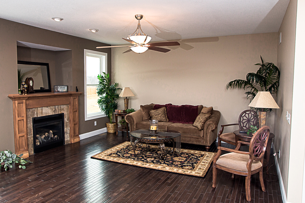 https://www.rivervalleyhomesqc.com/wp-content/uploads/6115_Judson_Circle_0.jpg