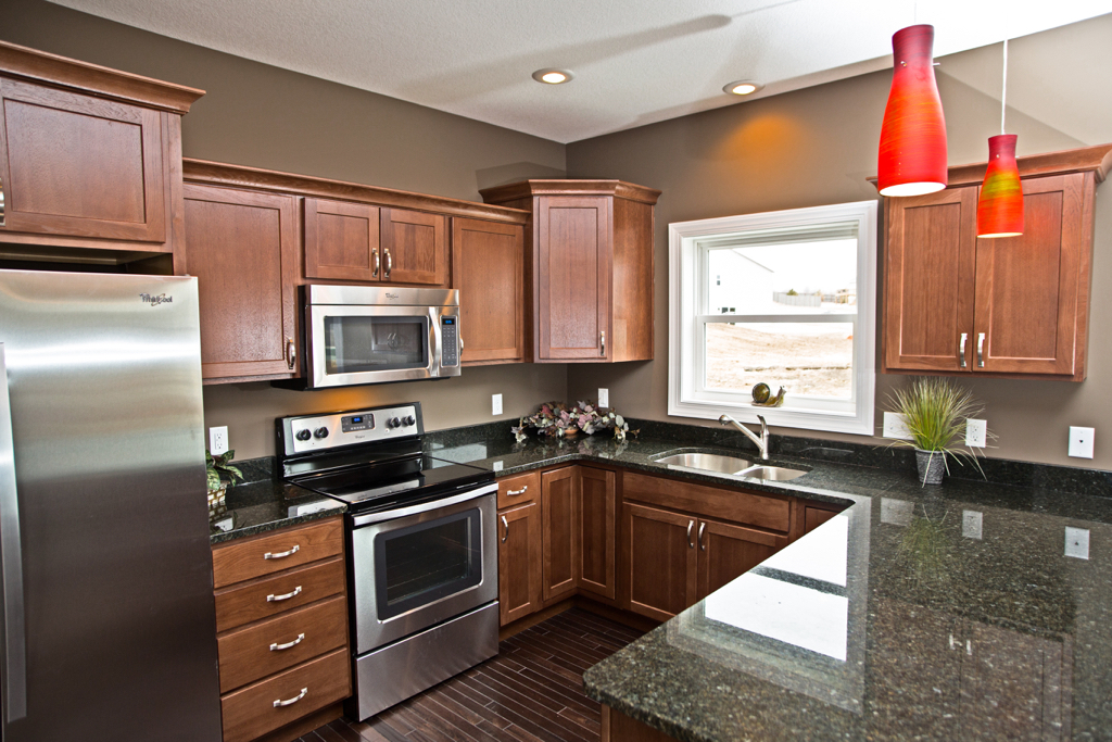 https://www.rivervalleyhomesqc.com/wp-content/uploads/6115_Judson_Circle_4.jpg