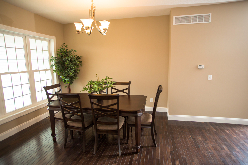 https://www.rivervalleyhomesqc.com/wp-content/uploads/6115_Judson_Circle_6.jpg