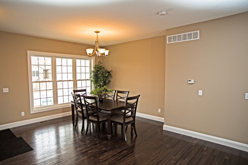 https://www.rivervalleyhomesqc.com/wp-content/uploads/6115_Judson_Circle_7.jpg