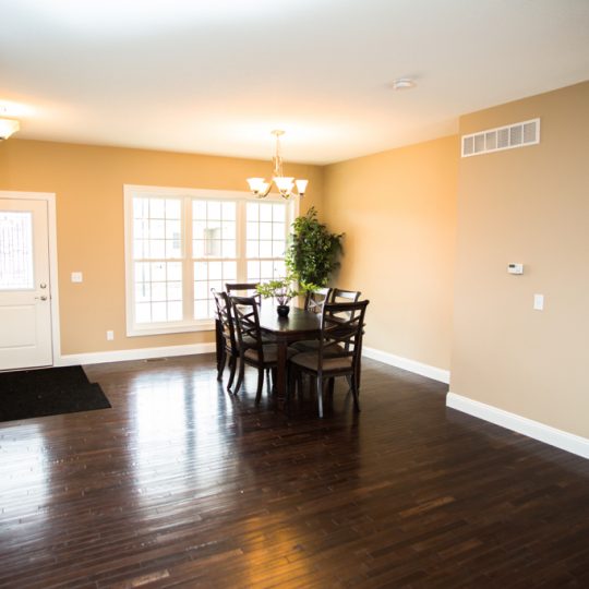 https://www.rivervalleyhomesqc.com/wp-content/uploads/6115_Judson_Circle_8-540x540.jpg