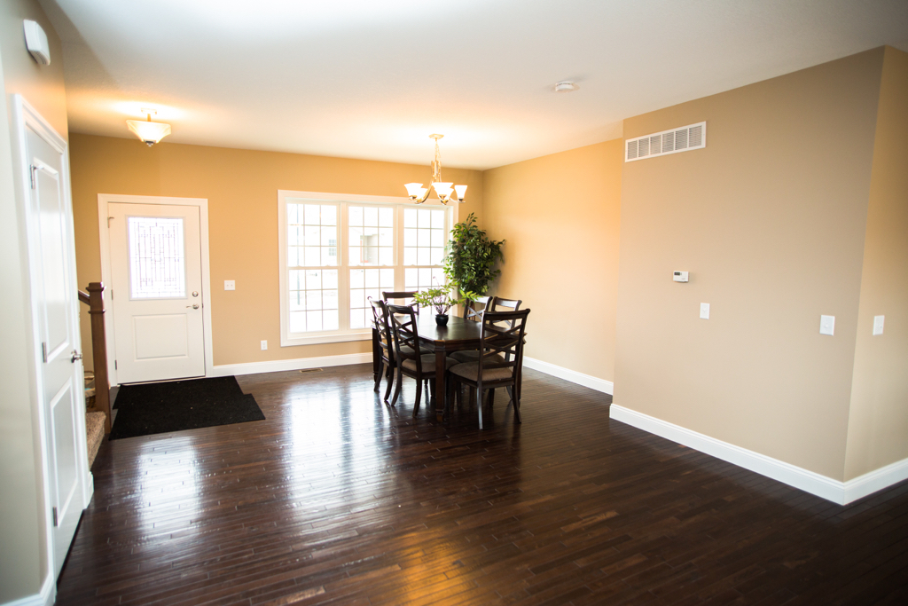 https://www.rivervalleyhomesqc.com/wp-content/uploads/6115_Judson_Circle_8.jpg