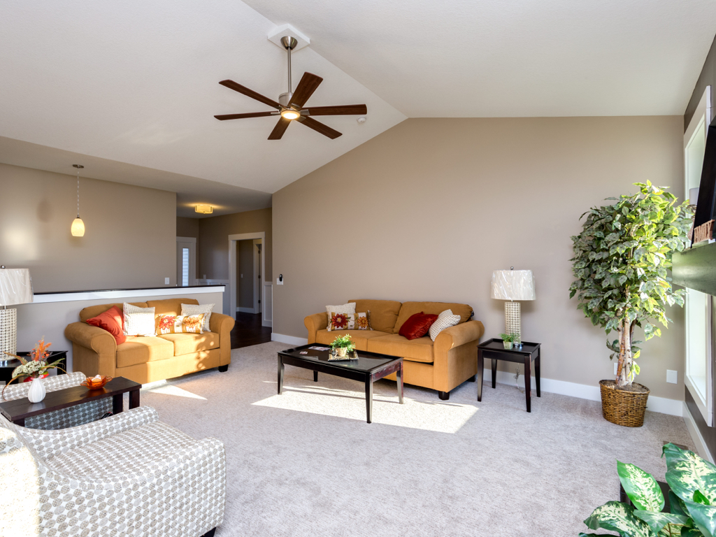 https://www.rivervalleyhomesqc.com/wp-content/uploads/6120_Spring_Circle_Davenport_0.jpg