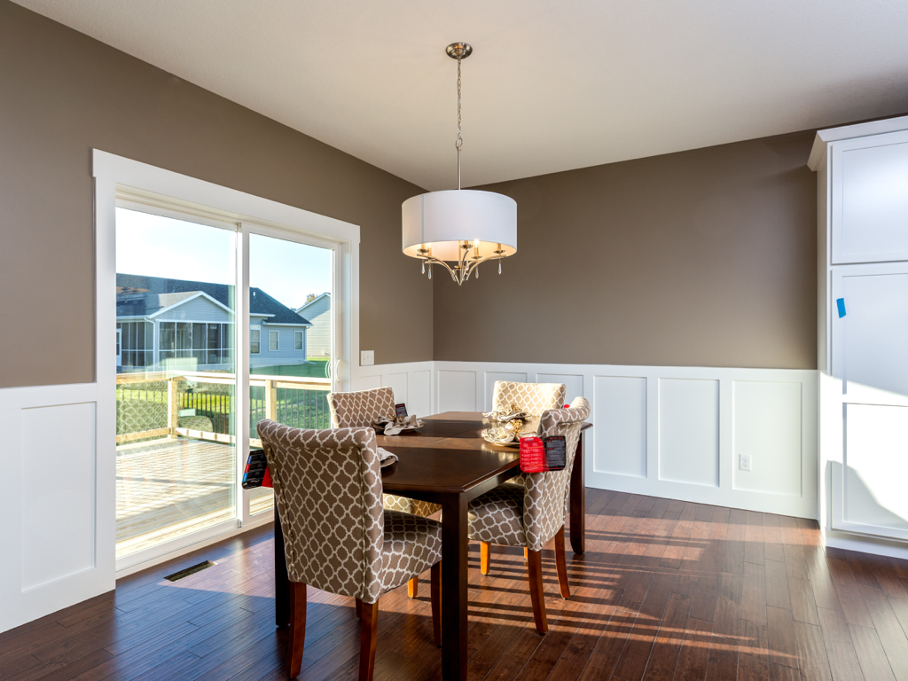 https://www.rivervalleyhomesqc.com/wp-content/uploads/6120_Spring_Circle_Davenport_1.jpg