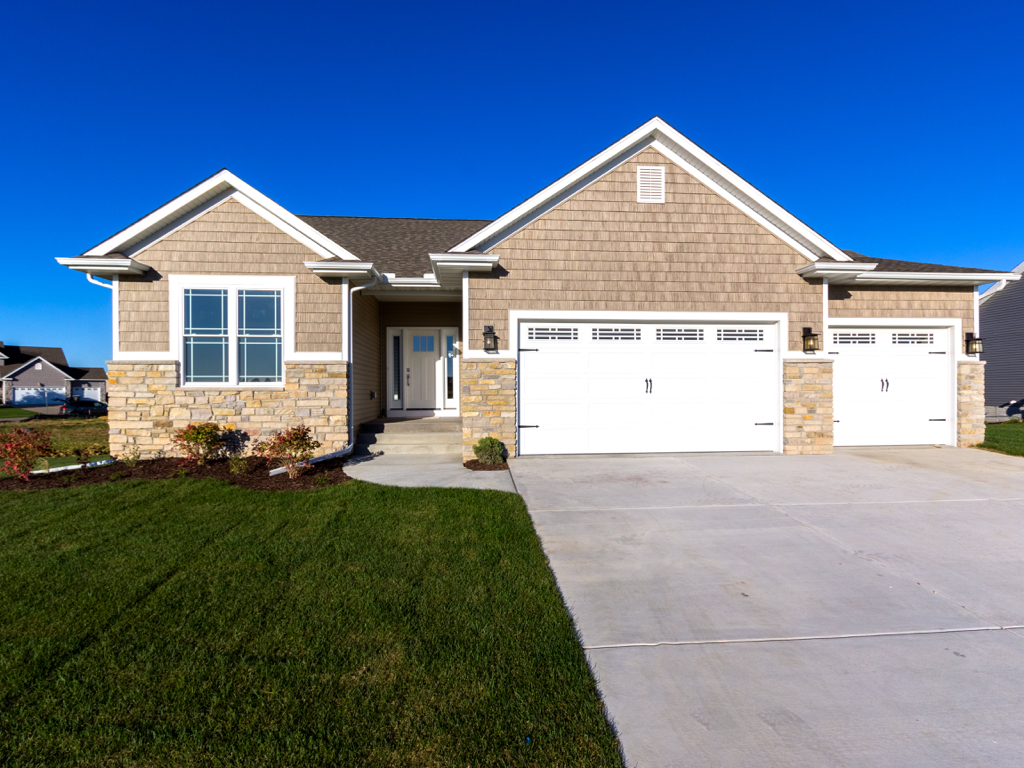 https://www.rivervalleyhomesqc.com/wp-content/uploads/6120_Spring_Circle_Davenport_10.jpg