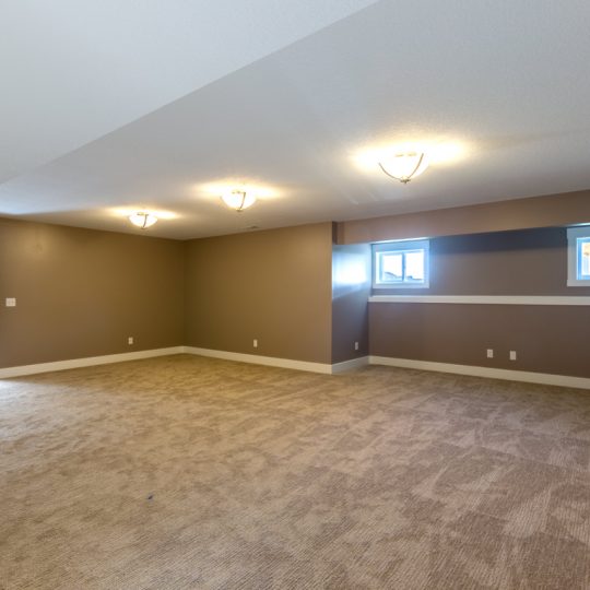 https://www.rivervalleyhomesqc.com/wp-content/uploads/6120_Spring_Circle_Davenport_5-540x540.jpg