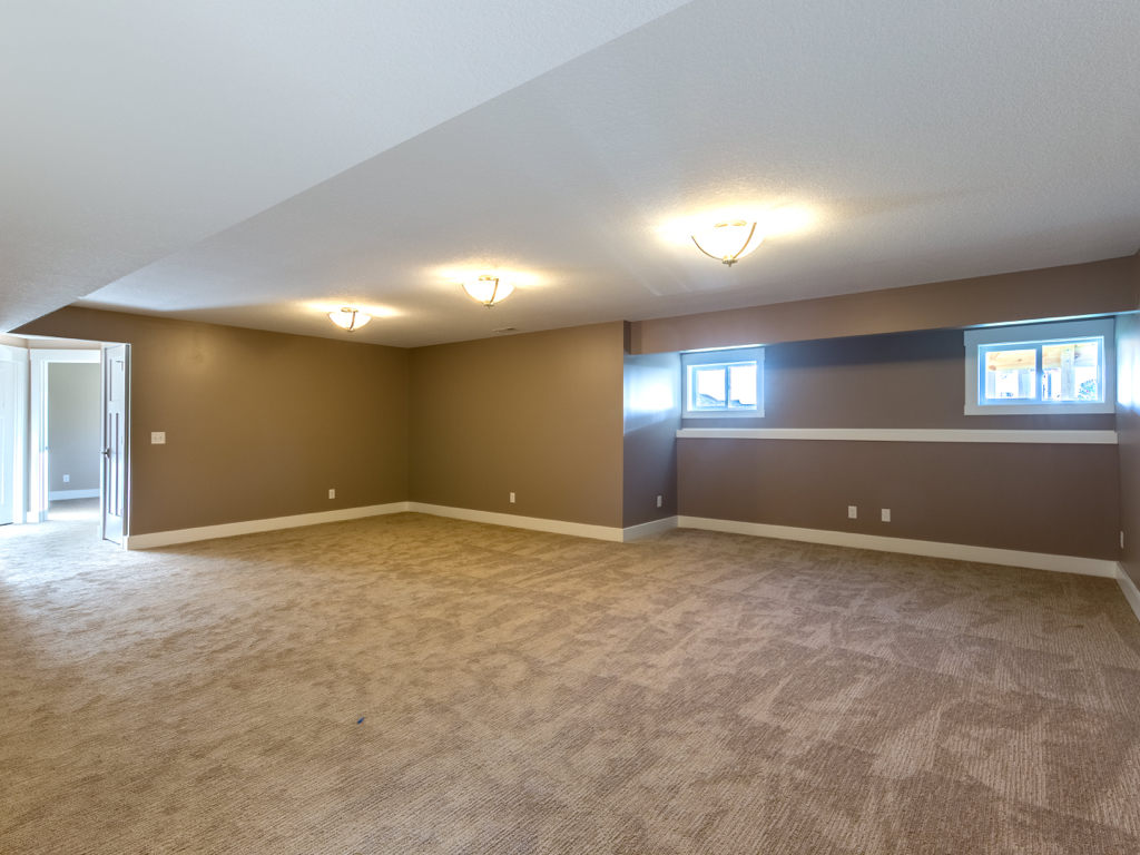 https://www.rivervalleyhomesqc.com/wp-content/uploads/6120_Spring_Circle_Davenport_5.jpg