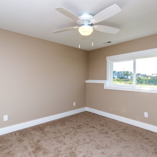 https://www.rivervalleyhomesqc.com/wp-content/uploads/6120_Spring_Circle_Davenport_6-540x540.jpg