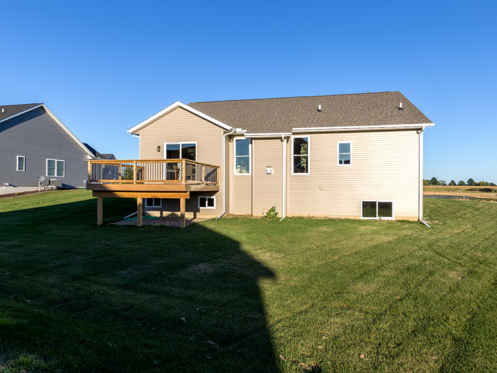 https://www.rivervalleyhomesqc.com/wp-content/uploads/6120_Spring_Circle_Davenport_7.jpg