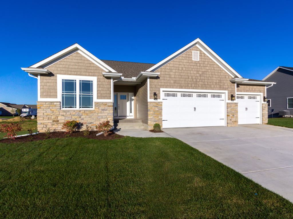 https://www.rivervalleyhomesqc.com/wp-content/uploads/6120_Spring_Circle_Davenport_9.jpg